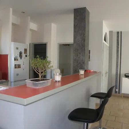 Διαμέρισμα Proche Centre Avec Parking Prive *