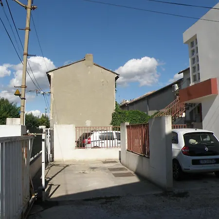 Apartment Proche Centre Avec Parking Prive