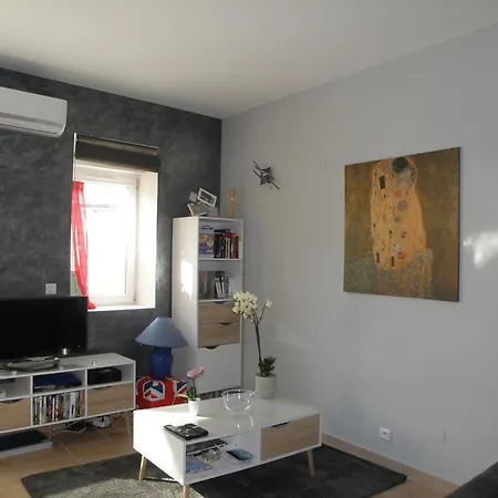 Apartment Proche Centre Avec Parking Prive *